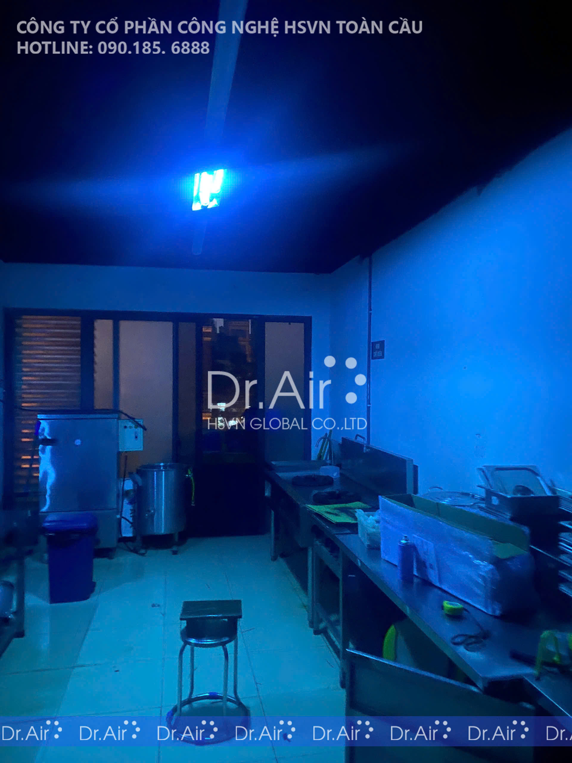 Đảm Bảo An Toàn Vệ Sinh Bếp Ăn Công Nghiệp Với Giải Pháp Đèn UV Khử Khuẩn Không Gian Dr.Air UVM 15W