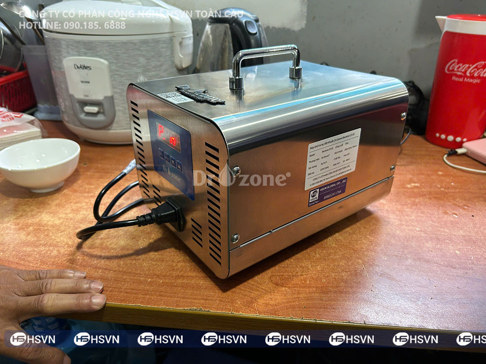 Máy Ozone khử mùi - khử trùng Dr.Ozone Bacteria CE-03 bảng điều khiển điện tử