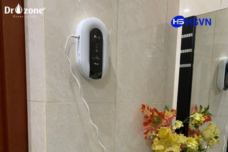 Máy ozone khử mùi nhà vệ sinh