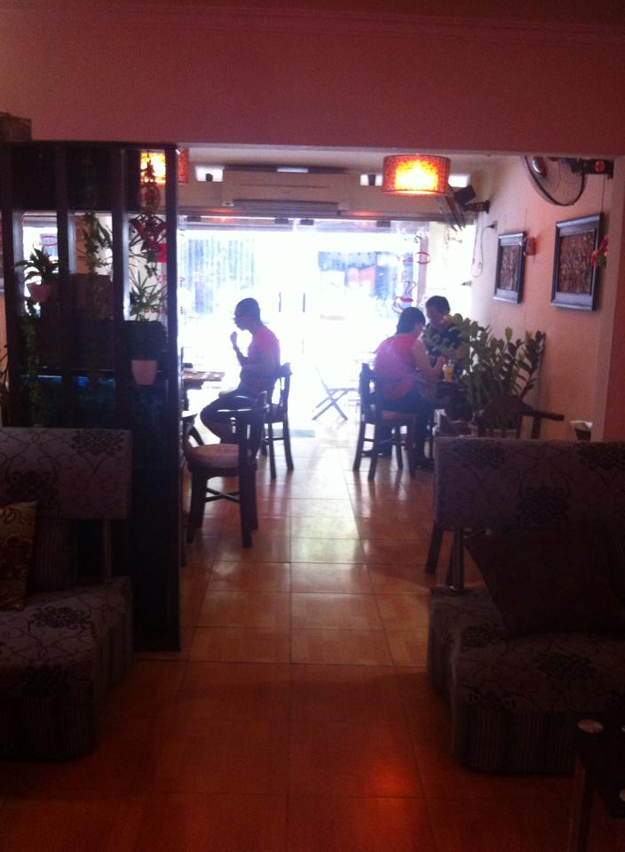 Không gian quán cafe của gia đình anh Vũ