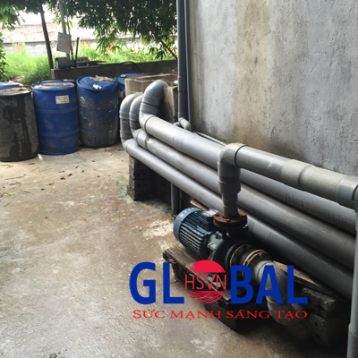 Hệ thống ống dẫn nước trong nhà máy nước Đồng Văn