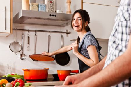 Máy hút mùi làm sạch mùi trong nhà bếp cho gia đình bạn