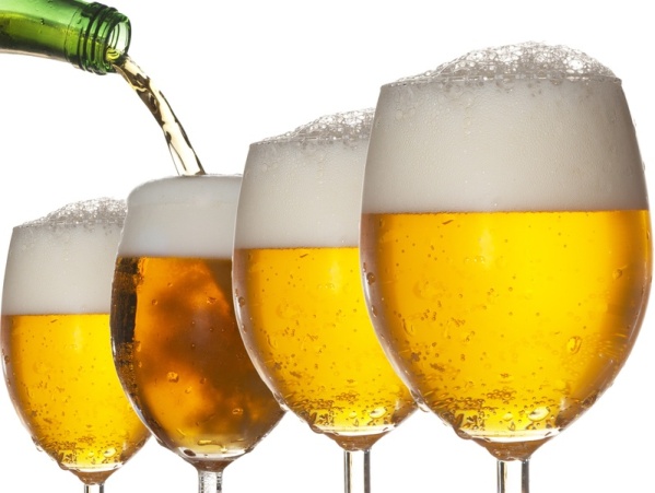 Thói quen uống rượu bia làm cho làn da bị lão hóa nhanh hơn