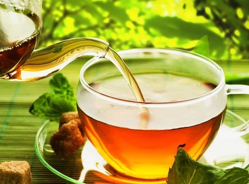 Uống trà xanh giúp giảm cân và làm da trắng sáng hơn