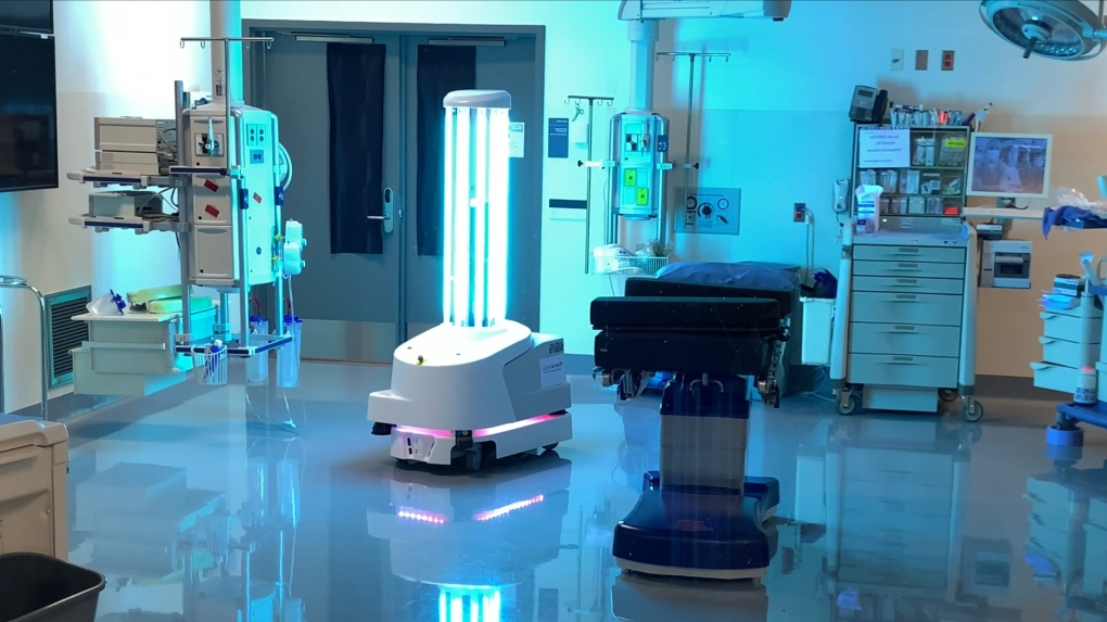 Robot UV sử dụng khử trùng phòng bệnh viện